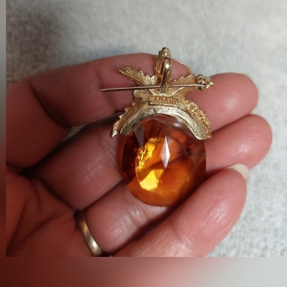 Vintage* 70s Sarah Coventry Pineapple Pendant - Picture 3 of 7